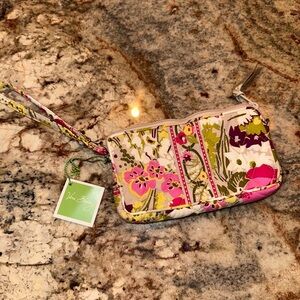 Brand new Vera Bradley small wristlet ￼